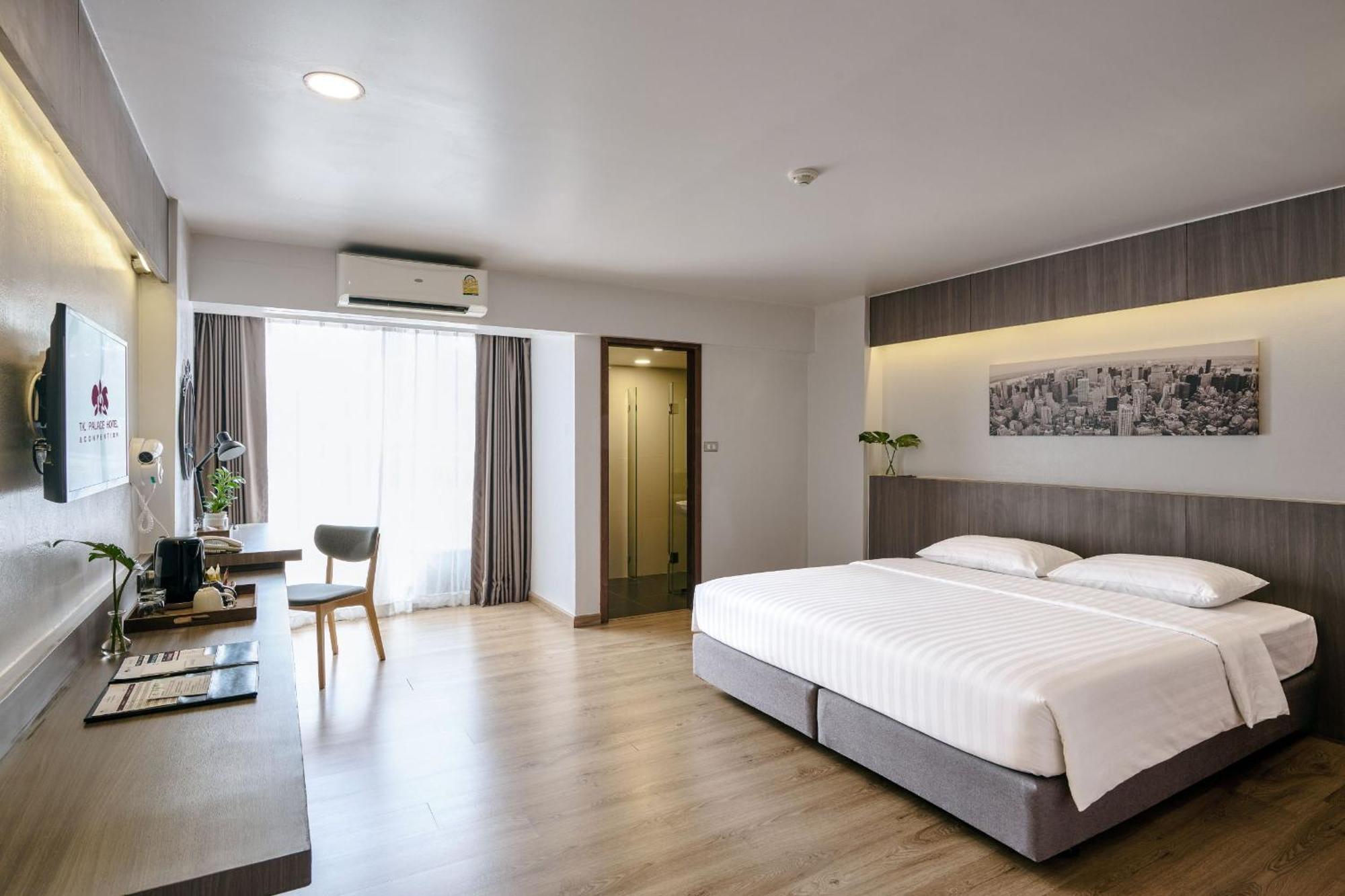 TK Palace Hotel&Convention - SHA Extra Plus Bangkok Esterno foto